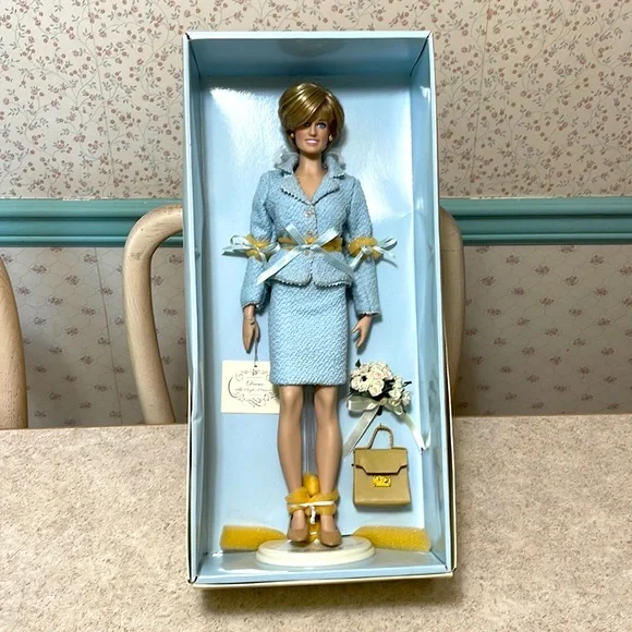 Franklin Mint | Toys | Bnwt Franklin Mint Diana The Peoples Princess Portrait Porcelain Doll In Box | Poshmark Franklin Mint | Toys | Bnwt Franklin Mint Diana The Peoples Princess Portrait Porcelain Doll In Box | Poshmark
